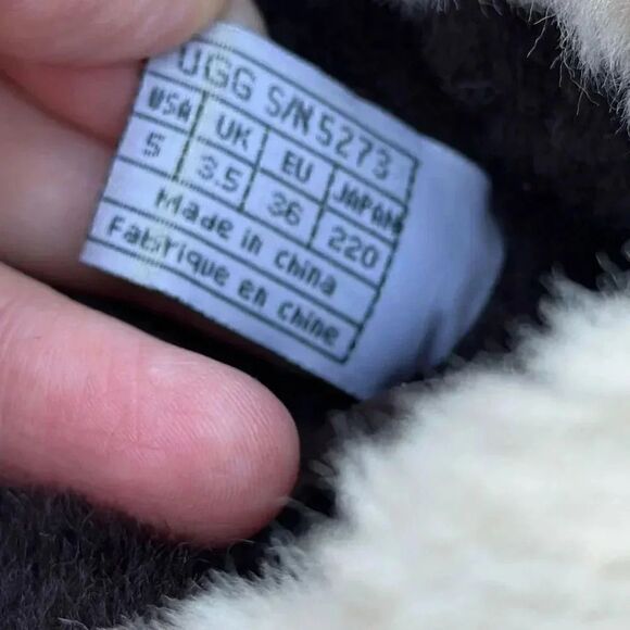 Ugg Australia Leatger Sheepskin Winter Boots - Picture 9 of 14